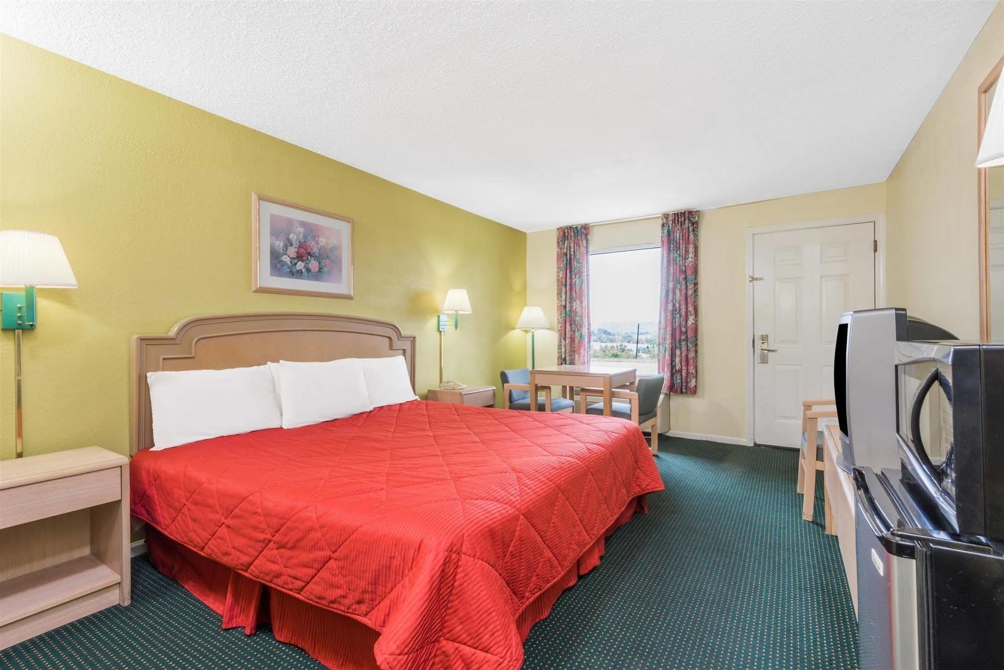 Knights Inn Берея Экстерьер фото